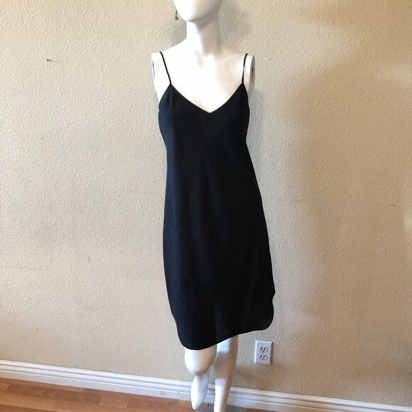 Vince 100% Silk V Neck Black Cami Dress Sz Small - Picture 2 of 10